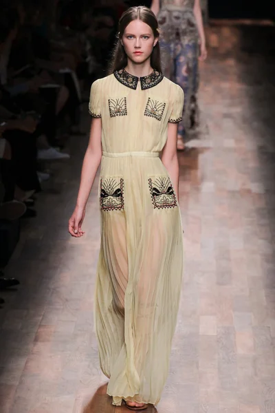 Look 63